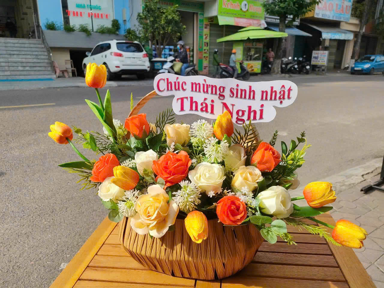 Lẳng hoa chúc mừng