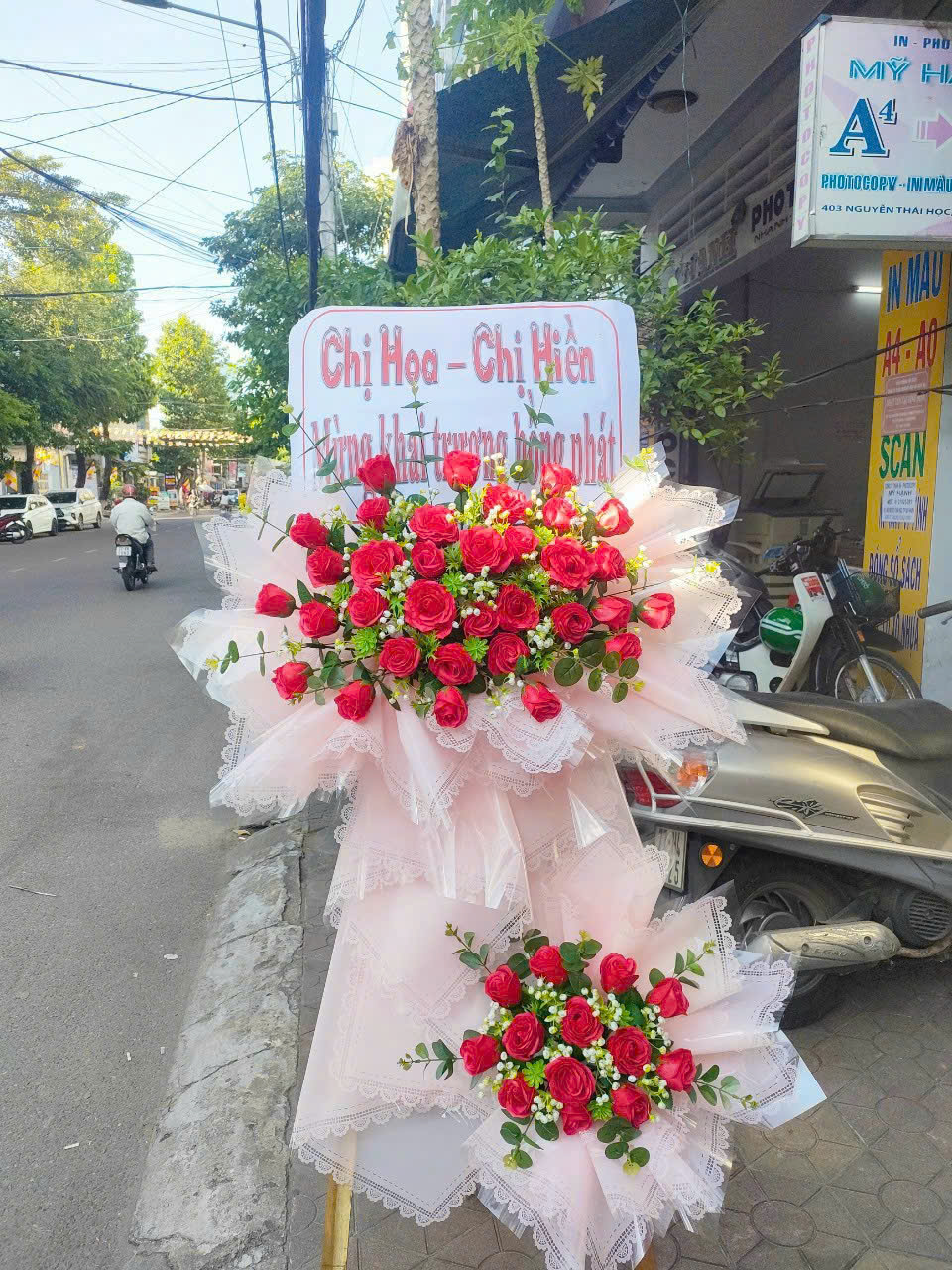Kệ Khai Trương