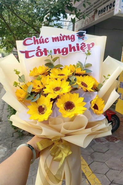 Bó hoa sáp mừng tốt nghiệp