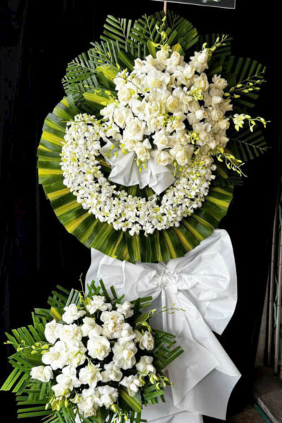 Giỏ hoa tông đỏ