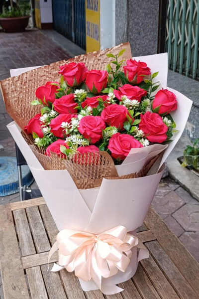 BÓ HOA HỒNG VŨ NỮ 18